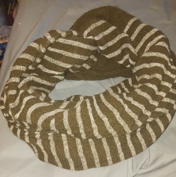 WINTER SCARF - Picture 2 of 2